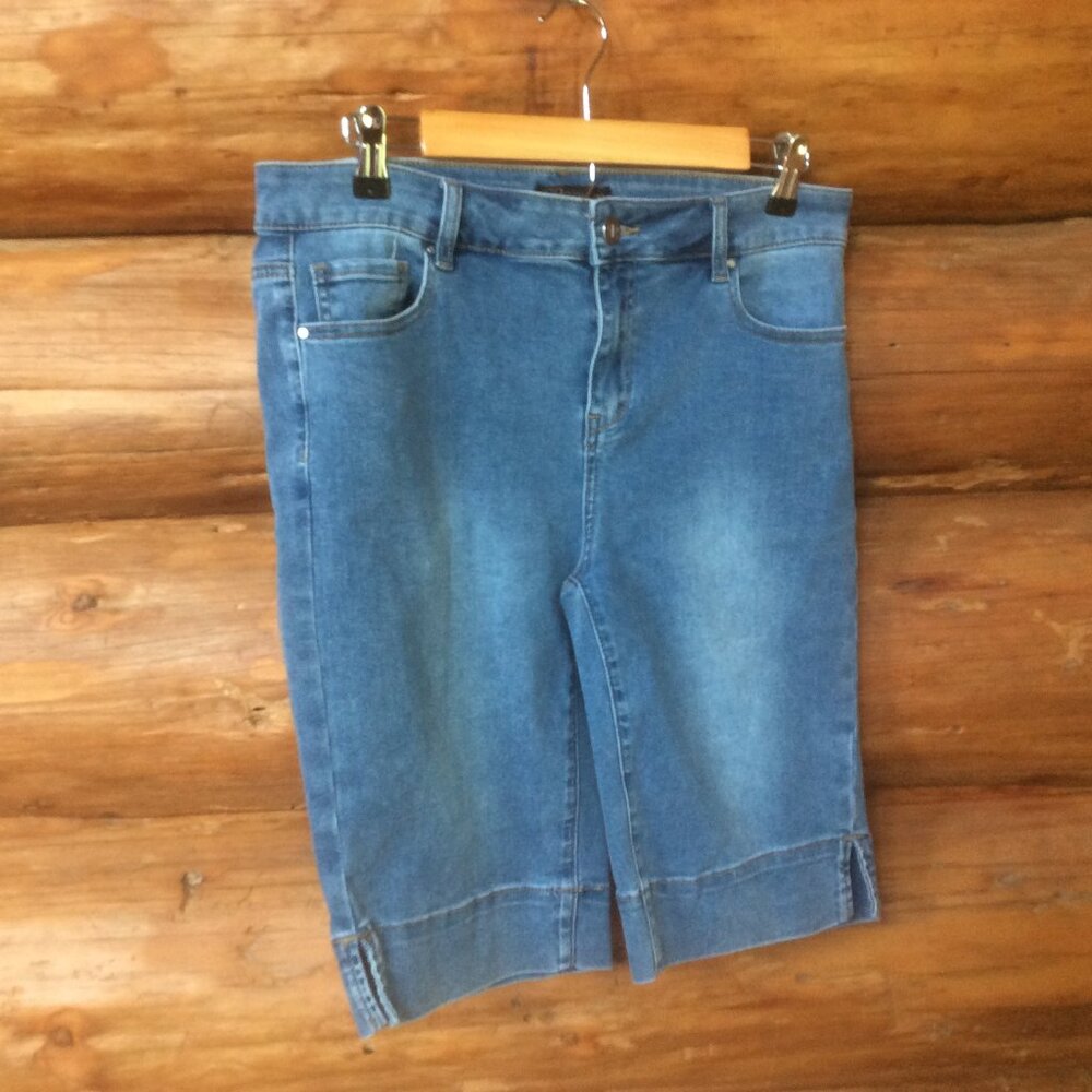 Renuar Retro Style Denim Bermuda Classic Long Length High Rise Shorts Size 6